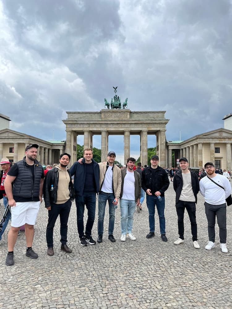 An image of a beautiful person 16